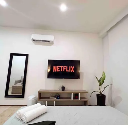 Modern Apartment/jacuzzi/sauna/pool/gym Apartment